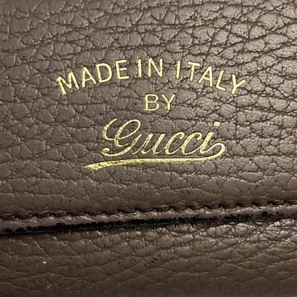 Authentic Gucci leather trifold  keychain cardholder Cute handwritten logo - Picture 3 of 16